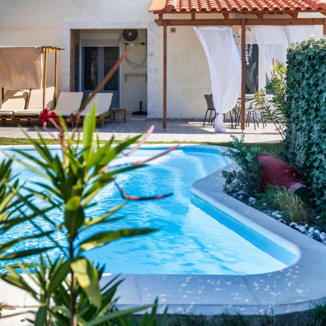 Villa à louer avec piscine privée en crète